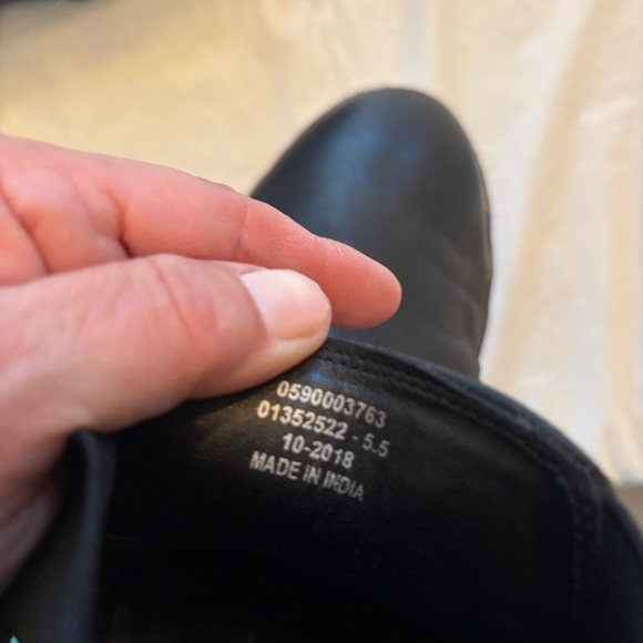 NWOT  DESIGN Black Chelsea Boots with Chunky Soles SZ 5.5 main image 13